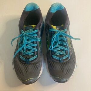 Brooks Women's Gray Blue and Green Athletic Shoes Size 6.5.